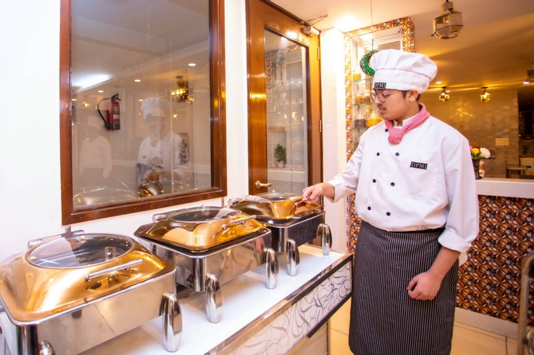 hotel management courses